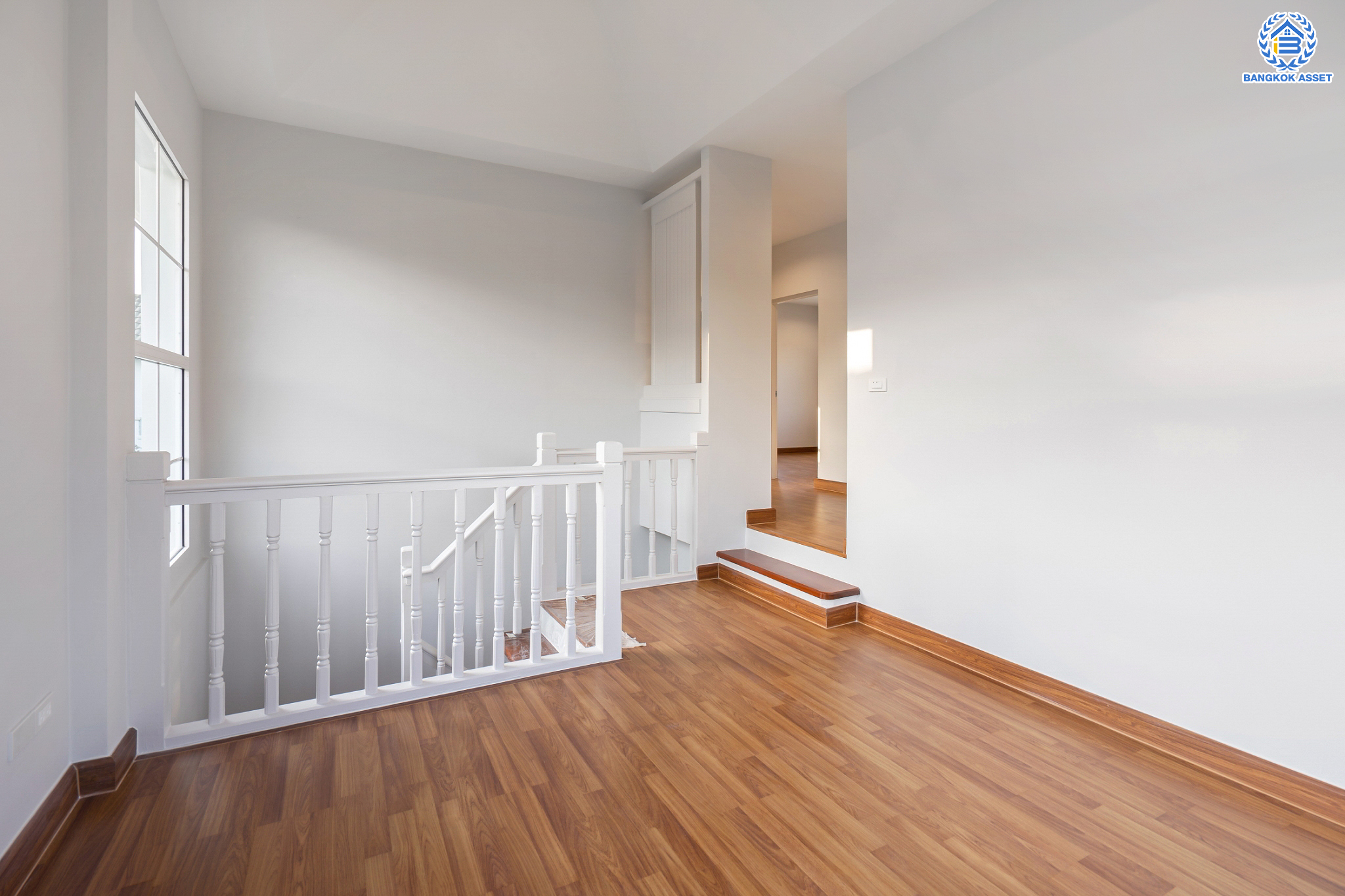 บ้านมือสองตกแต่งใหม่ ม.ชัยพฤกษ์ บางบัวทอง บ้านเดี่ยว แบรนด์ LH  เนื้อที่ 92.9 ตร.ว. ฟังก์ชัน 3 ห้องนอน 3 ห้องน้ำ จอดรถได้ถึง 4 คัน มีพื้นที่บริเวณบ้านกว้างขวางกว่า 232 ตร.ม. พร้อม Facilities ครบครัน บนทำเลเดินทางสะดวก ติดถนนบางกรวย-ไทรน้อย ใกล้เซ็นทรัลเวสต์เกต และรถไฟฟ้าสายสีม่วง "สถานีบางพลู"